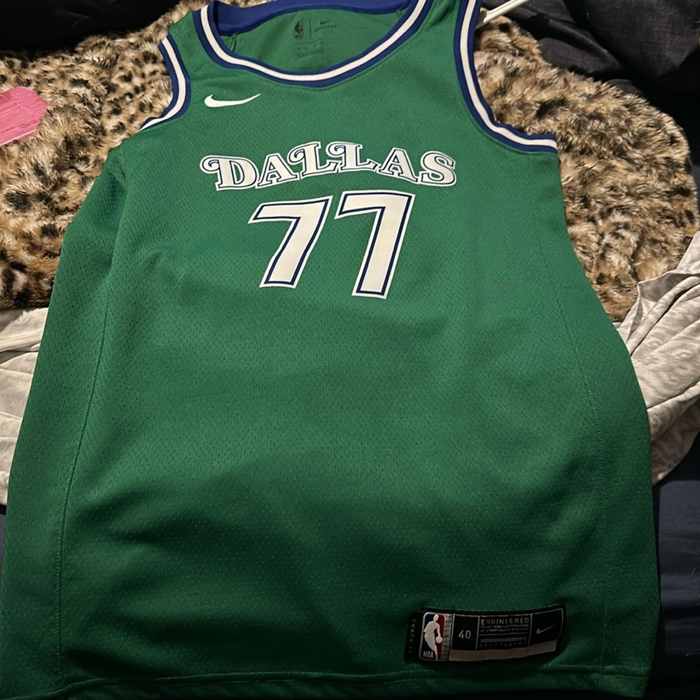 Nike Luka Dončić Jersey